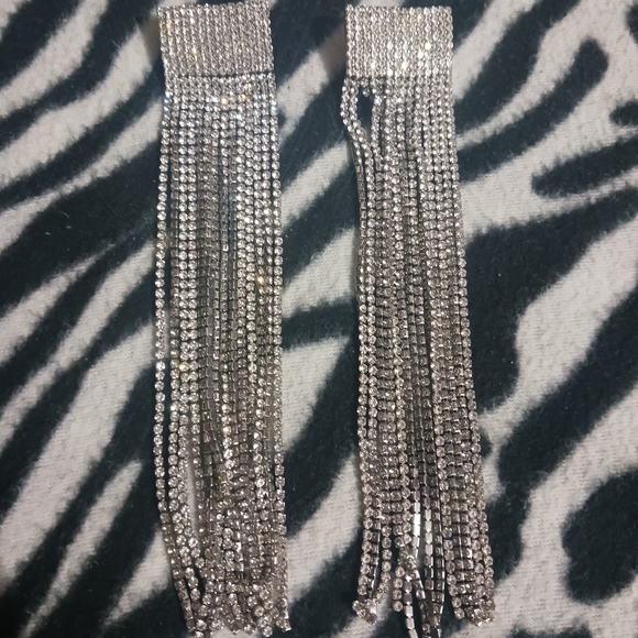 Women silver rhinestone fashion fringe long earrings - Picture 3 of 7